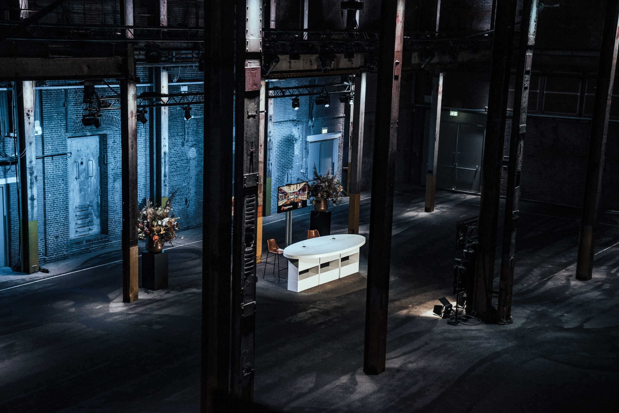 Webcast studio in een omgebouwde fabriekshal met professionele opnamemogelijkheden.