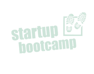 Startupbootcamp logo met schoenen en voetafdrukken voor innovatie en startups.