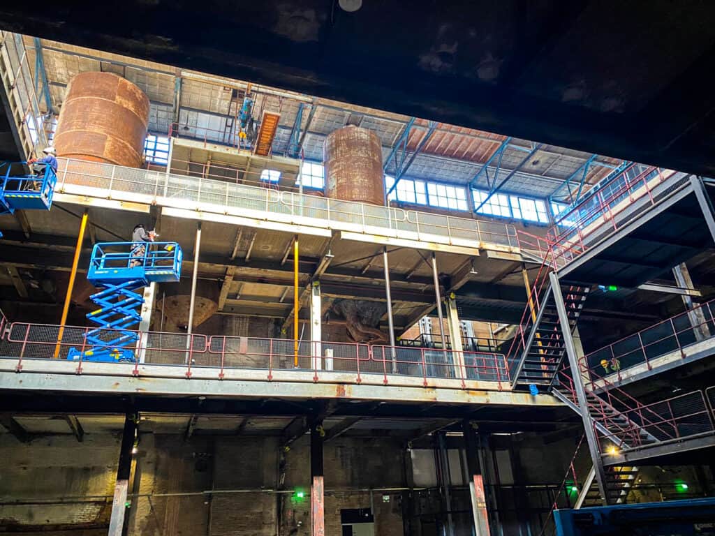 Binnenkant van de Middenfabriek tijdens de verbouwing van SugarFactory.