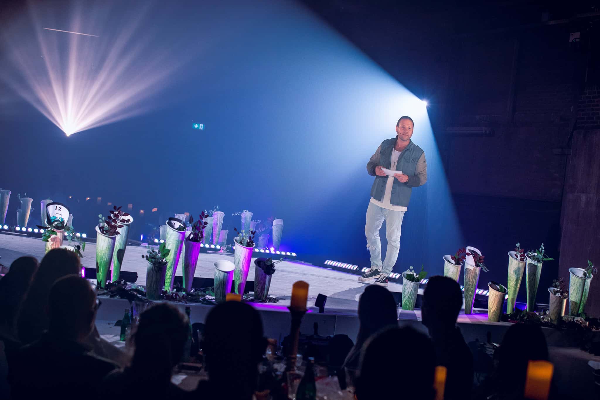 Alternatieve titel voor het evenement op het podium.