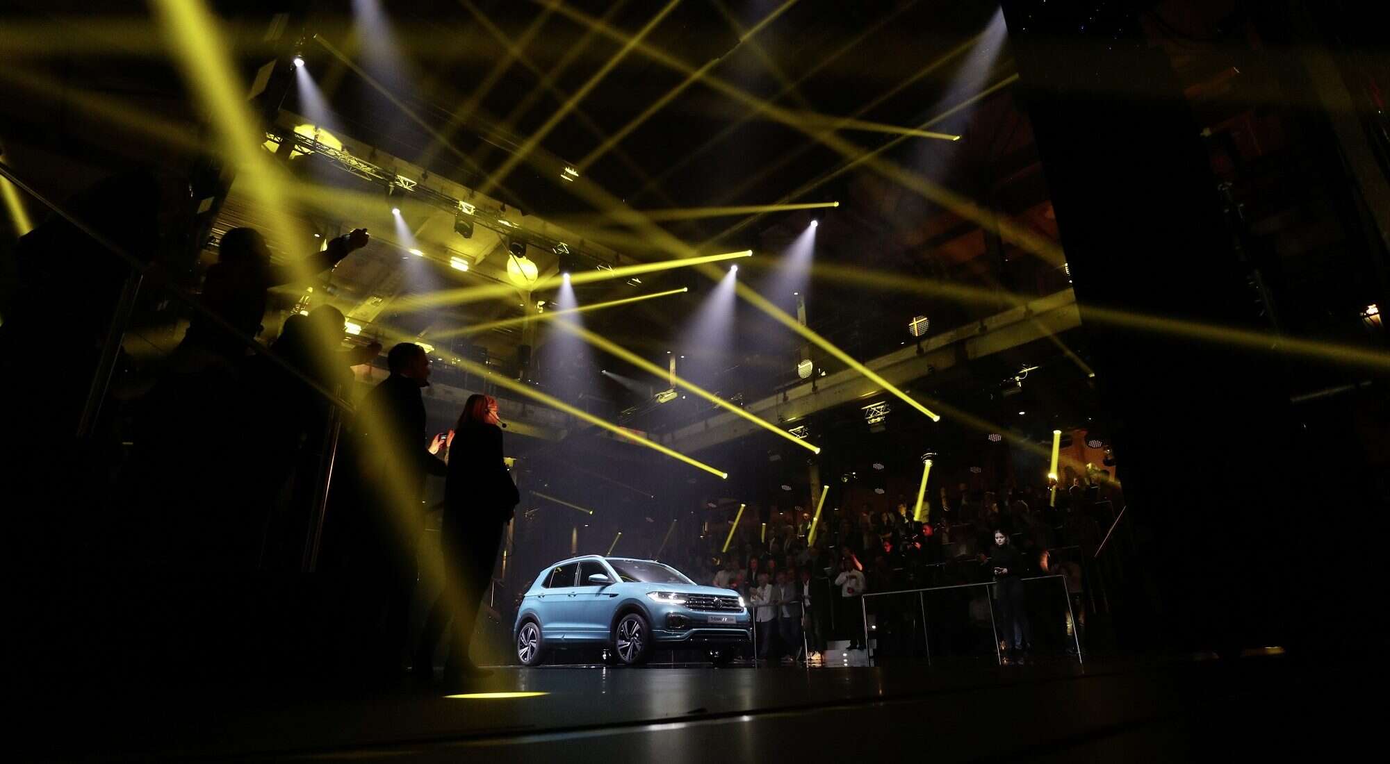 Volkswagen T-Cross wereldpremière met spectaculaire lichtshow.