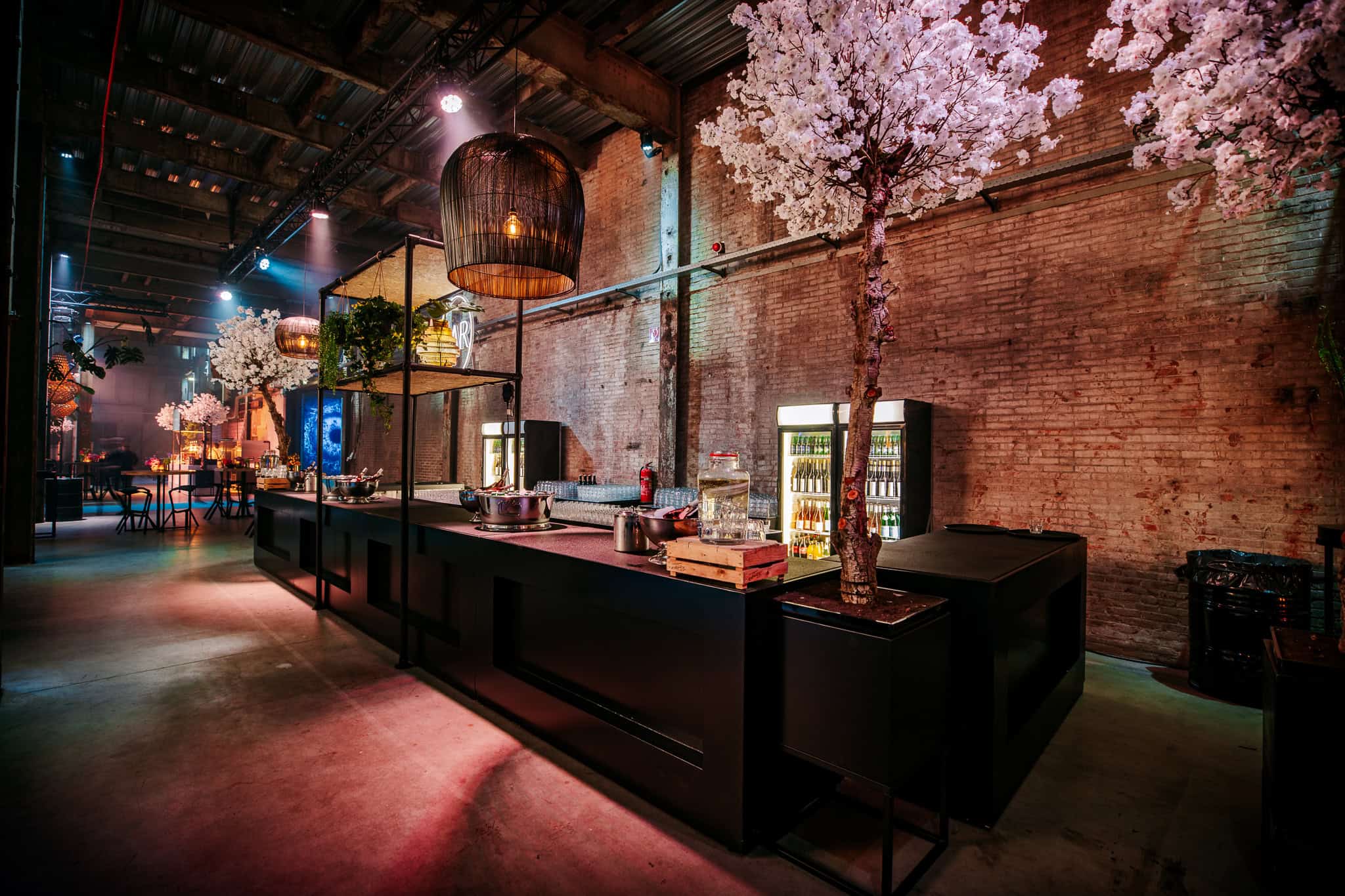 Event studio in SugarFactory met sfeervolle decoratie en moderne inrichting, ideaal voor creatieve e.