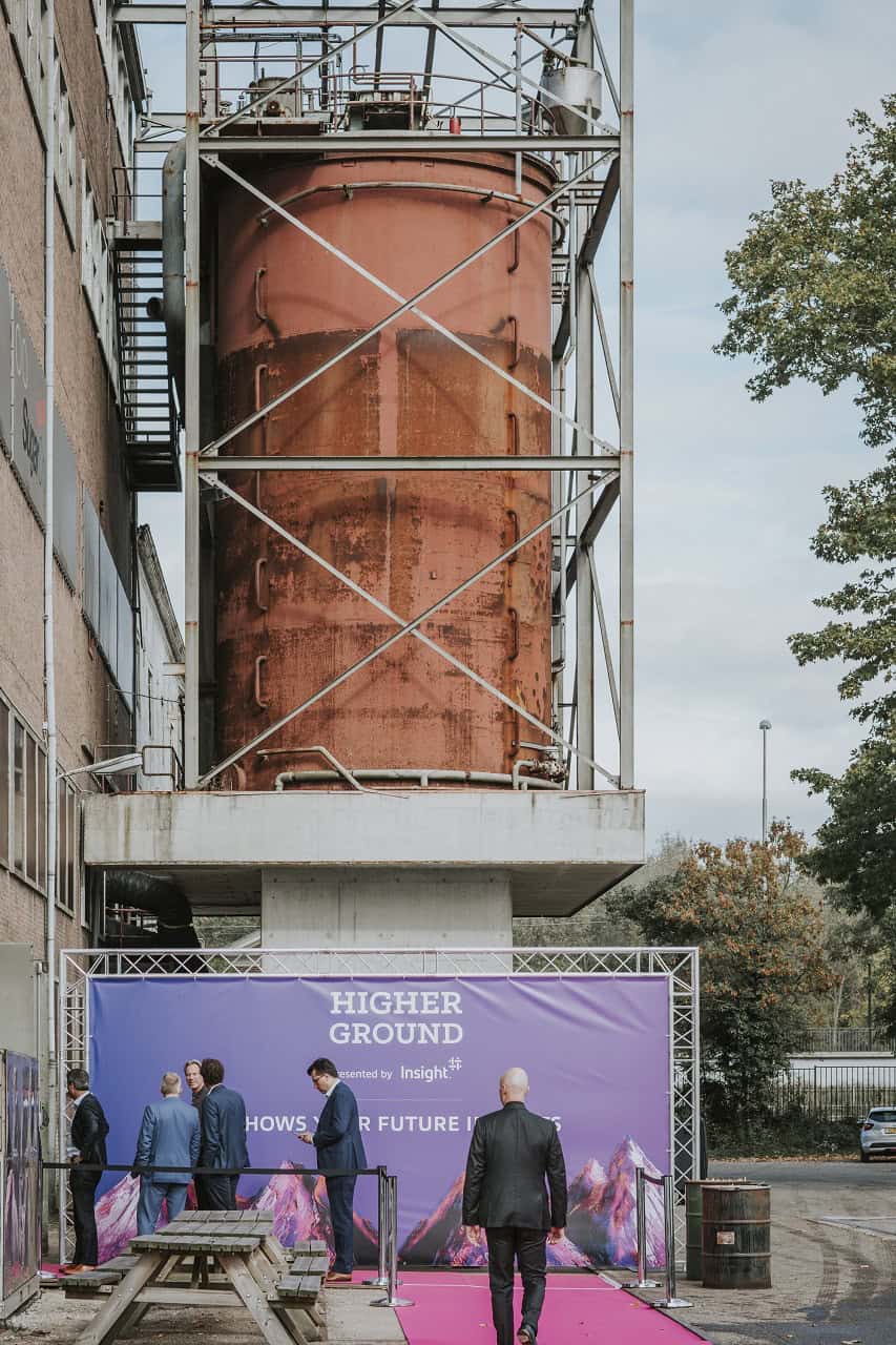 Industriële silo en evenemententerrein bij Higher Ground Tech Kongress.