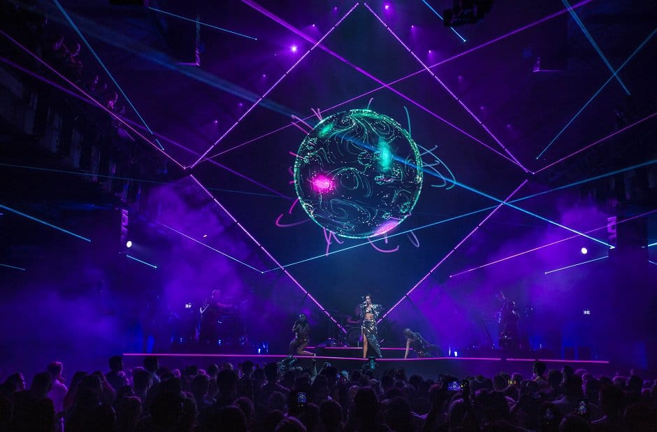 Live muziekoptreden met laser- en lichtshows tijdens Jaguar’s The Pace – Season One.