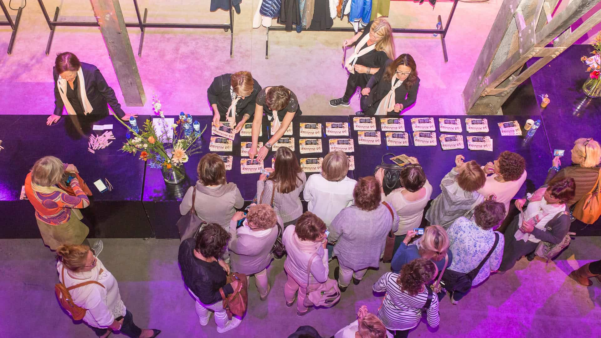 KLM Boutique Magnifique 2: Bezoekers ontdekken exclusieve mode en accessoires bij de KLM pop-up wink.