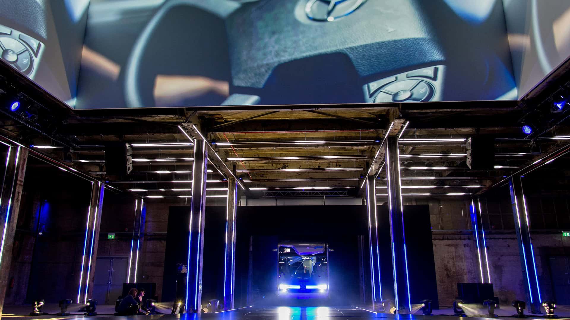 Geavanceerde banktechnologie met futuristische verlichting en structuren.